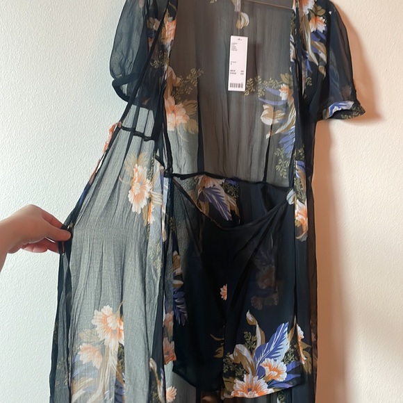 UO Lohi Sheer Floral Wrap Maxi Romper - Picture 9 of 10